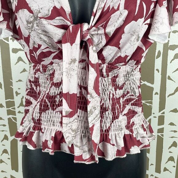 See The Shades Smocked Waist Tie Front Flutter Sleeve Top S NEW - Picture 5 of 7